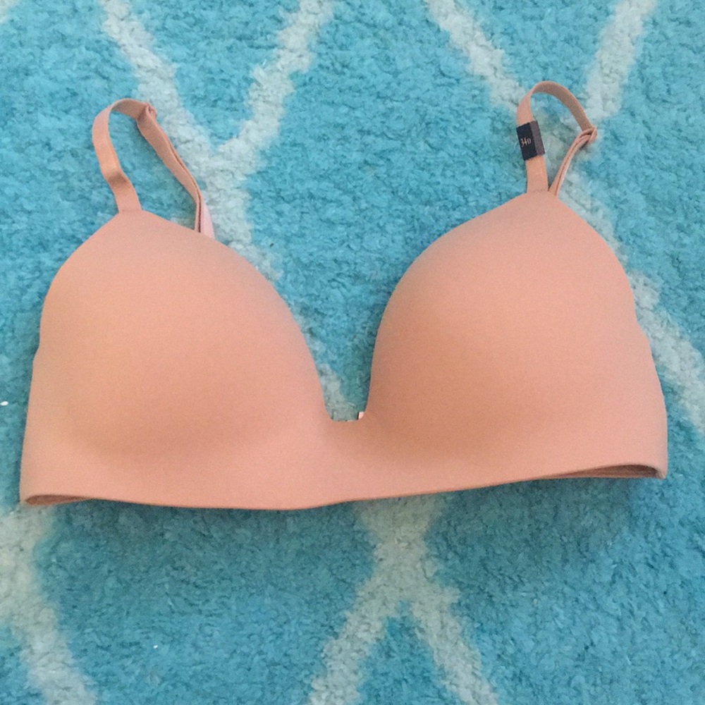 Wireless Nude Victoria Secret bra